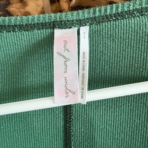 Urban Outfitters Sweet Dreams Long Sleeve Cropped Tee in Holly Green Size Small - Picture 4 of 6